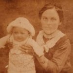 Vajda Istvánné (Bugyi Erzsébet) kisbabaként